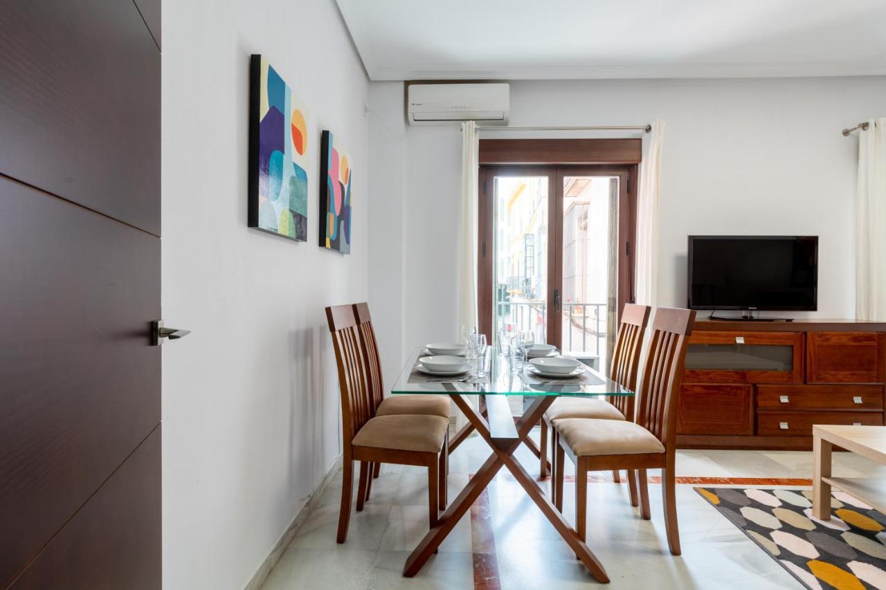 Holi-Rent Cuna เซบีญา ภายนอก รูปภาพ